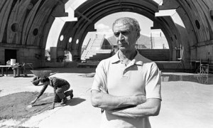 Image of Paolo Soleri at Arcosanti (http://www.theguardian.com/artanddesign/2013/apr/10/paolo-soleri-architect-dies-93)